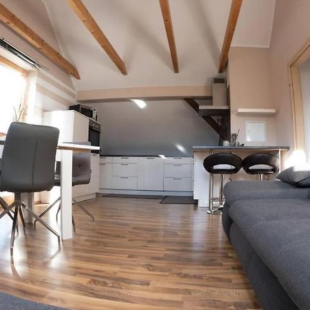 Moderne, gemütliche DG-Wohnung in ruhiger Lage Neunburg vorm Wald Exterior foto