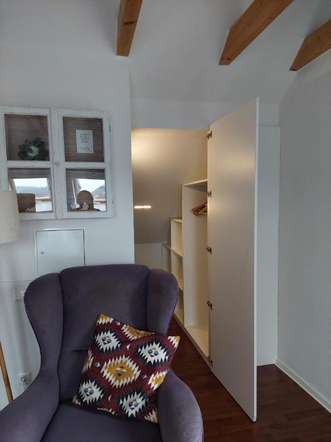 Moderne, gemütliche DG-Wohnung in ruhiger Lage Neunburg vorm Wald Exterior foto